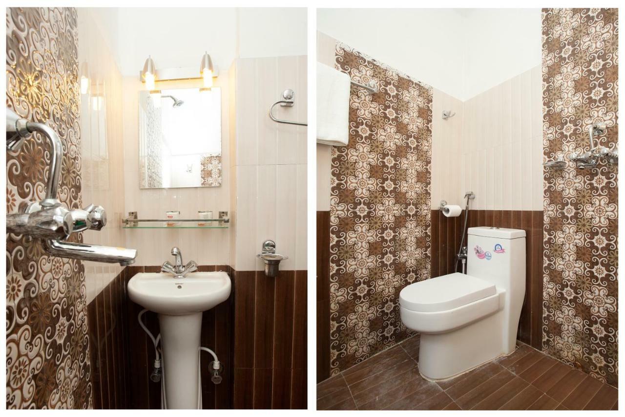 Hotel Crossroads Катманду Екстериор снимка