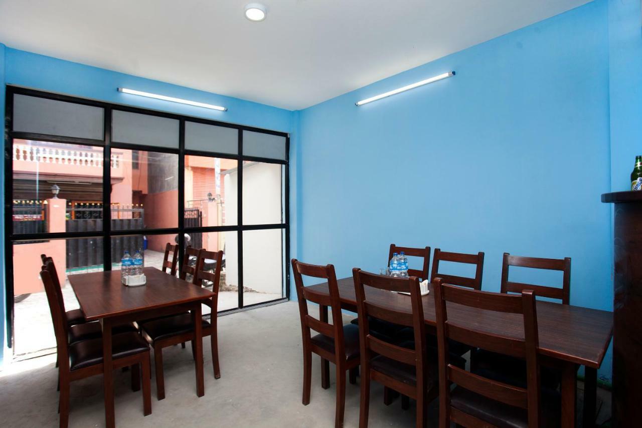 Hotel Crossroads Катманду Екстериор снимка